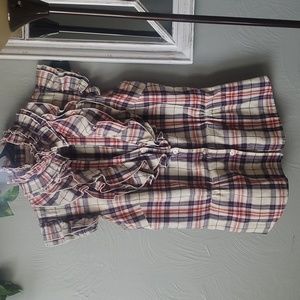 Sleeveless ruffle shirt